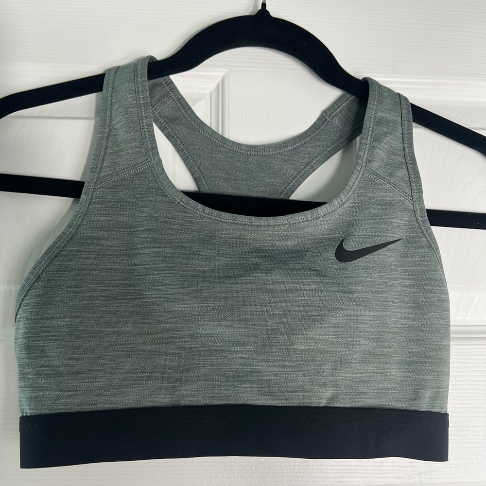 Nike Women's Heathered Gray Sports Bra